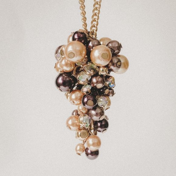 Pearl Grape Bunch Cluster Pendant Chain Necklace - Picture 5 of 10